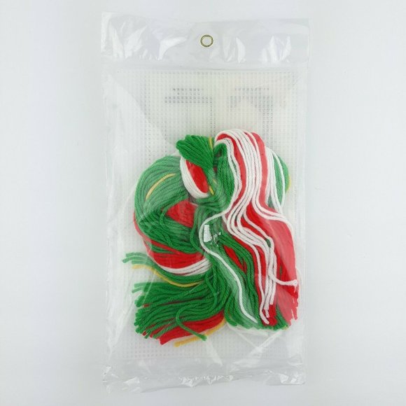 Needlecraft Shop Christmas Trimmings Christmas Poinsettias Plastic Canvas - Picture 5 of 7